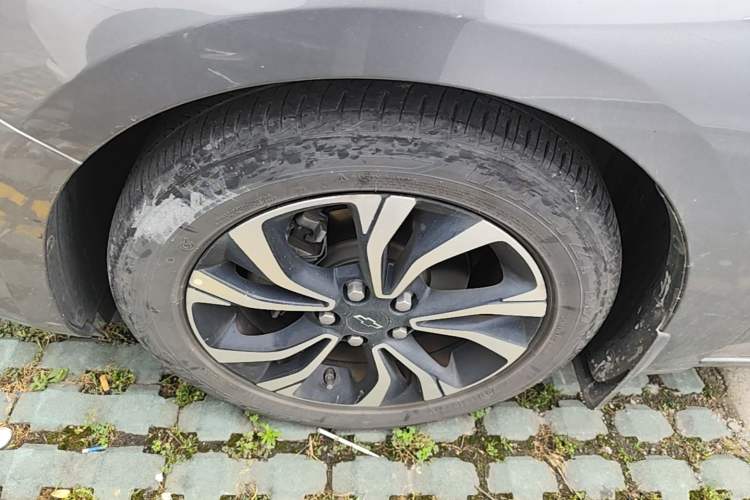 Used Chevrolet Monza 2020 Light Hybrid RS 330T Automatic Comfort Edition Left Front Wheel Hub