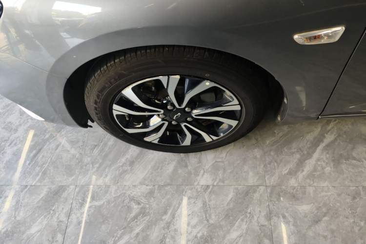 Used Chevrolet Monza 2020 Light Hybrid RS 330T Automatic Comfort Edition Left Front Wheel Hub