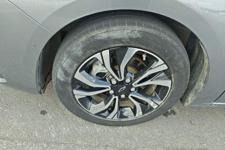 Used Chevrolet Monza 2020 Light Hybrid RS 330T Automatic Thrill Edition Left Front Wheel Hub