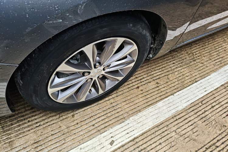 Used Chevrolet Monza 2020 320 Automatic Enjoyment Edition Left Front Wheel Hub