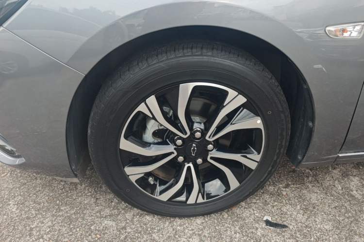 Used Chevrolet Monza 2020 Light Hybrid RS 330T Automatic Comfort Edition Left Front Wheel Hub