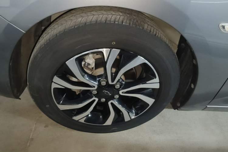 Used Chevrolet Monza 2020 Light Hybrid RS 330T Automatic Comfort Edition Left Front Wheel Hub