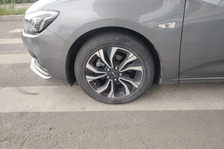 Used Chevrolet Monza 2020 Light Hybrid RS 330T Automatic Comfort Edition Left Front Wheel Hub