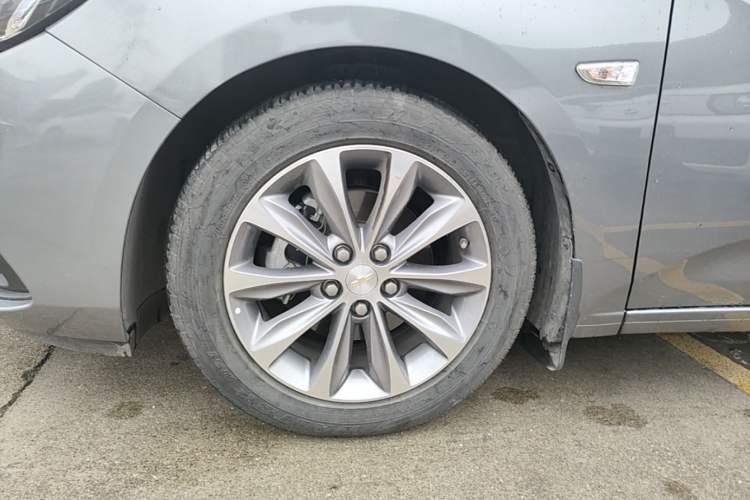 Used Chevrolet Monza 2020 320 Automatic Enjoyment Edition Left Front Wheel Hub