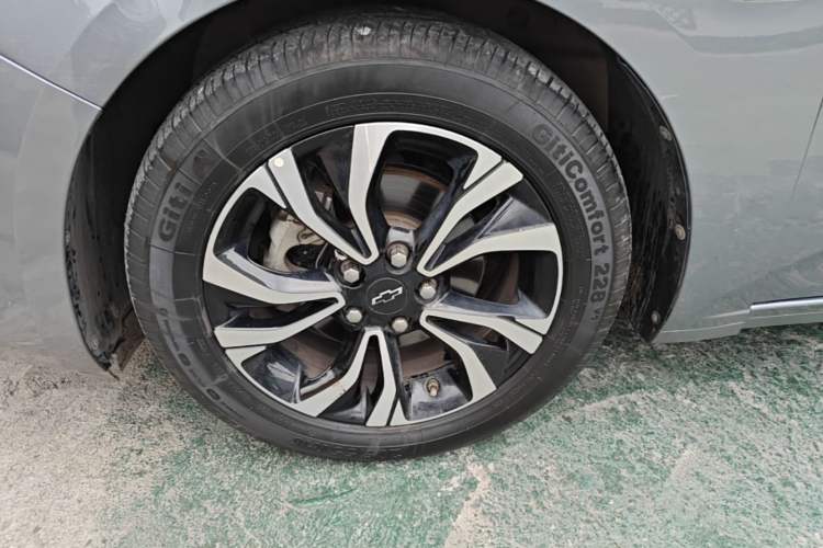 Used Chevrolet Monza 2020 Light Hybrid RS 330T Automatic Comfort Edition Left Front Wheel Hub
