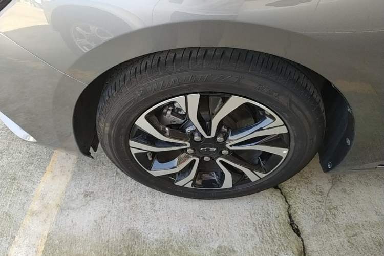 Used Chevrolet Monza 2020 Light Hybrid RS 330T Automatic Comfort Edition Left Front Wheel Hub