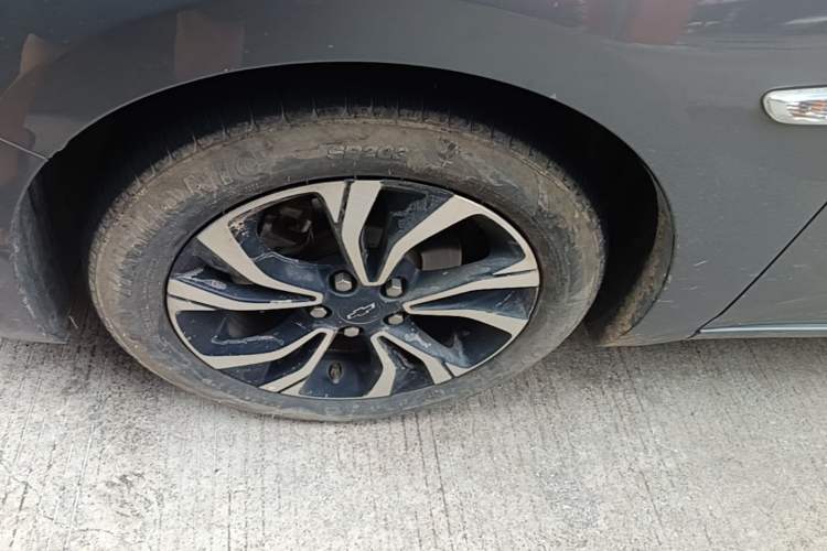 Used Chevrolet Monza 2020 Light Hybrid RS 330T Automatic Comfort Edition Left Front Wheel Hub