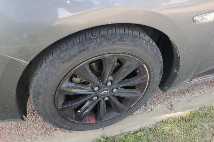Used Chevrolet Monza 2020 Light Hybrid Redline 320T Dual-Clutch Thrilling Edition Left Front Wheel Hub