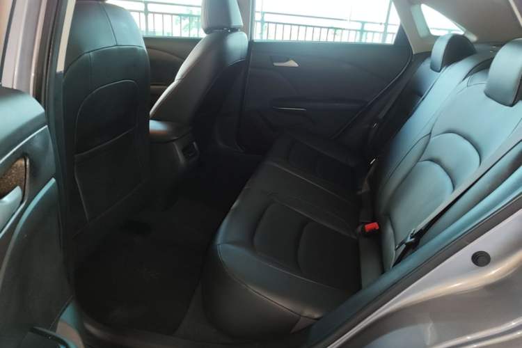Used Chevrolet Monza 2020 Light Hybrid Redline 320T Dual-Clutch Thrilling Edition Left Rear Seat