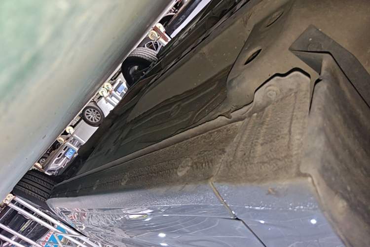 Used Chevrolet Monza 2020 Light Hybrid RS 330T Automatic Comfort Edition Left Side Sill