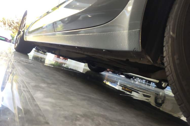 Used Chevrolet Monza 2020 Light Hybrid RS 330T Automatic Comfort Edition Left Side Sill