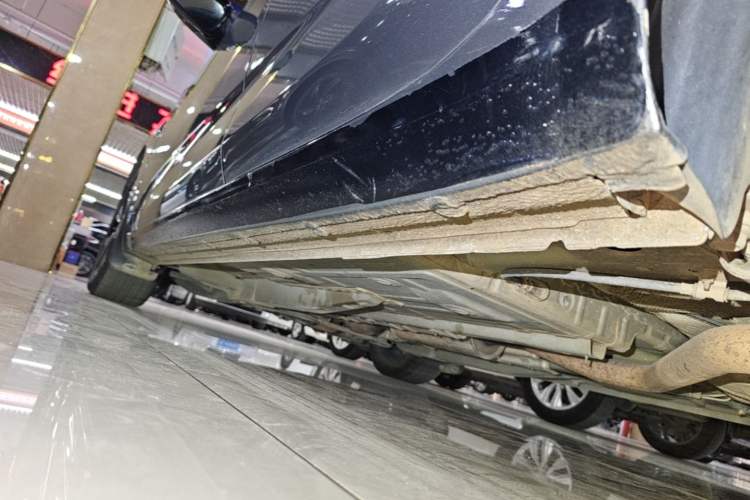 Used Chevrolet Monza 2020 Light Hybrid RS 330T Automatic Comfort Edition Left Side Sill