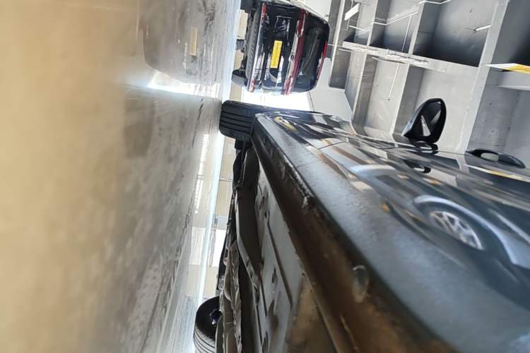 Used Chevrolet Monza 2020 Light Hybrid Redline 320T Dual-Clutch Thrilling Edition Left Side Sill
