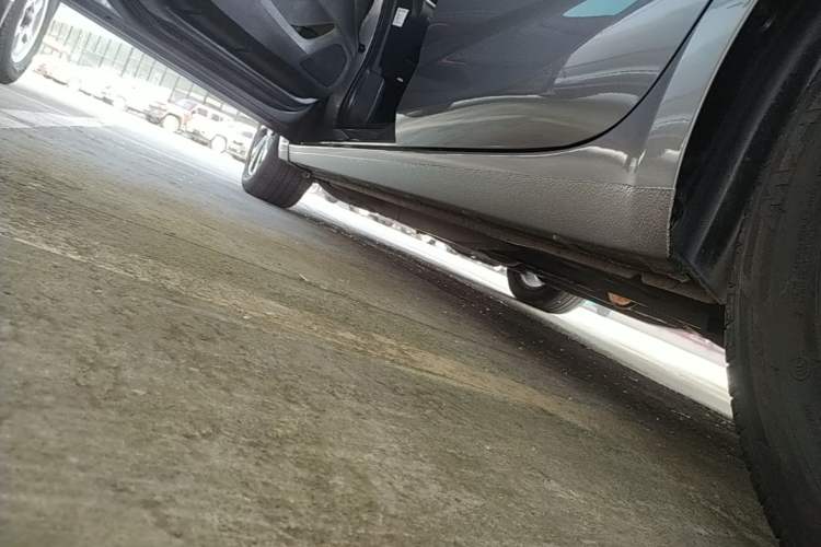 Used Chevrolet Monza 2020 Light Hybrid RS 330T Automatic Comfort Edition Left Side Sill