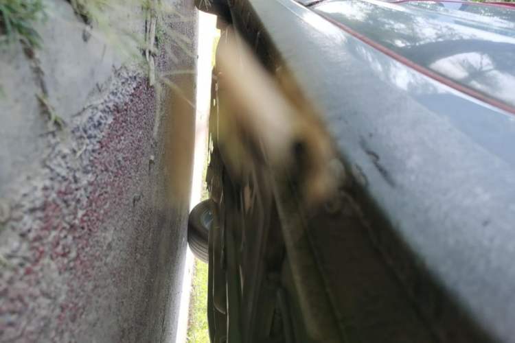 Used Chevrolet Monza 2020 Light Hybrid Redline 320T Dual-Clutch Thrilling Edition Left Side Sill