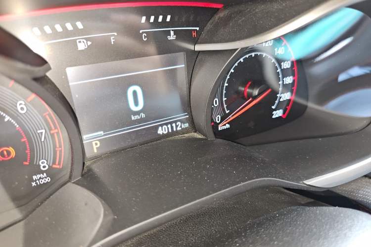 Used Chevrolet Monza 2020 Light Hybrid RS 330T Automatic Comfort Edition Odometer Close Up