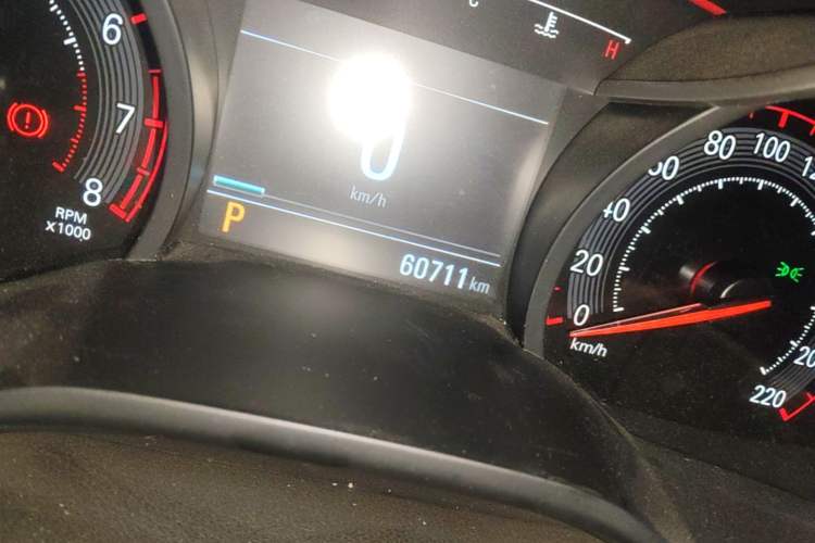 Used Chevrolet Monza 2020 Light Hybrid RS 330T Automatic Comfort Edition Odometer Close Up