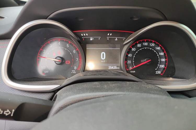 Used Chevrolet Monza 2020 Light Hybrid RS 330T Automatic Comfort Edition Odometer Close Up