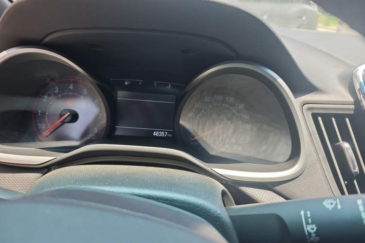 Used Chevrolet Monza 2020 Light Hybrid RS 330T Automatic Comfort Edition Odometer Close Up