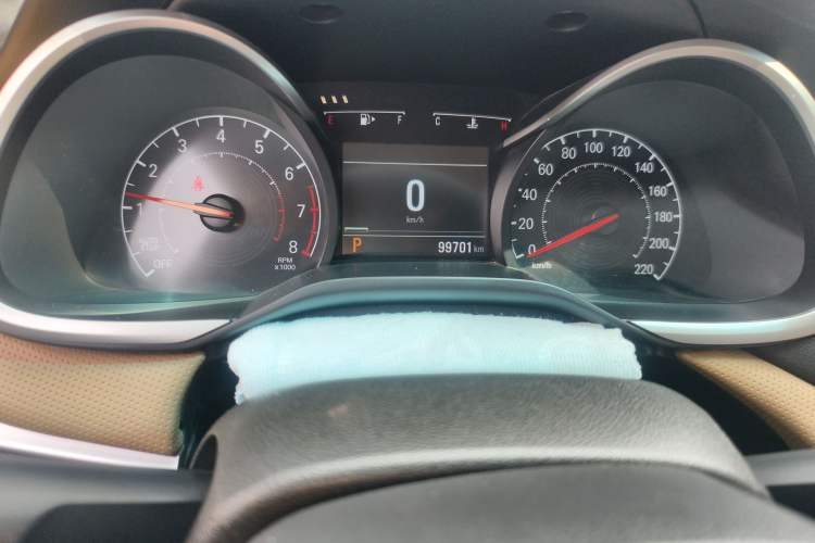 Used Chevrolet Monza 2020 320 Automatic Enjoyment Edition Odometer Close Up