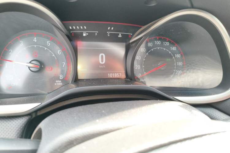 Used Chevrolet Monza 2020 Light Hybrid RS 330T Automatic Comfort Edition Odometer Close Up