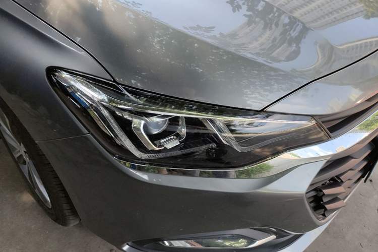 Used Chevrolet Monza 2020 320 Automatic Enjoyment Edition Right Front Headlight