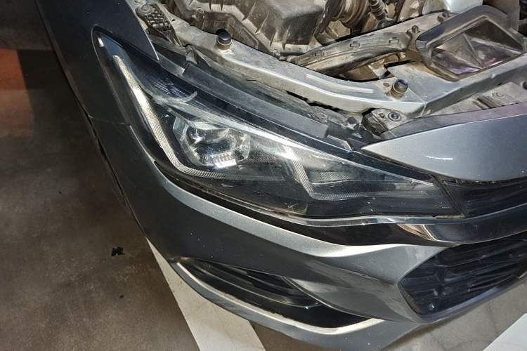 Used Chevrolet Monza 2020 Light Hybrid RS 330T Automatic Comfort Edition Right Front Headlight
