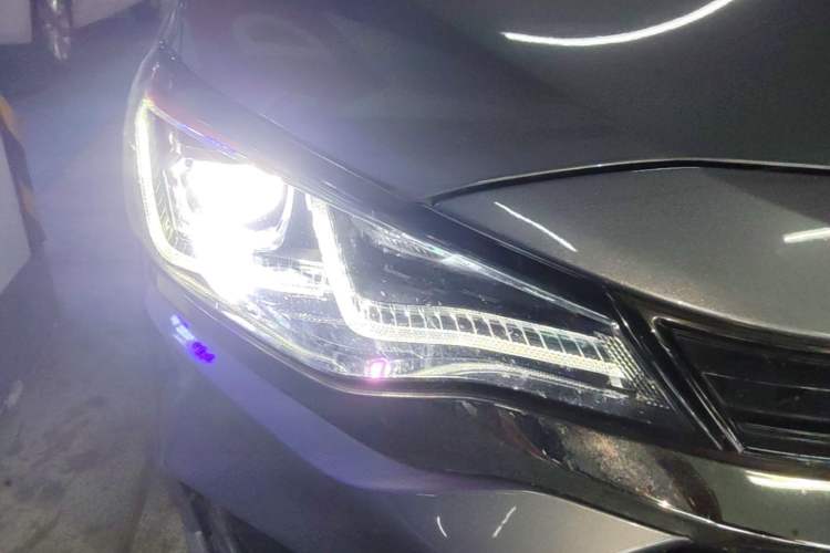 Used Chevrolet Monza 2020 Light Hybrid RS 330T Automatic Comfort Edition Right Front Headlight