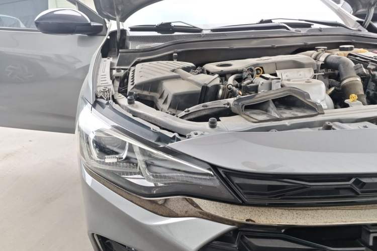 Used Chevrolet Monza 2020 Light Hybrid RS 330T Automatic Comfort Edition Right Front Headlight
