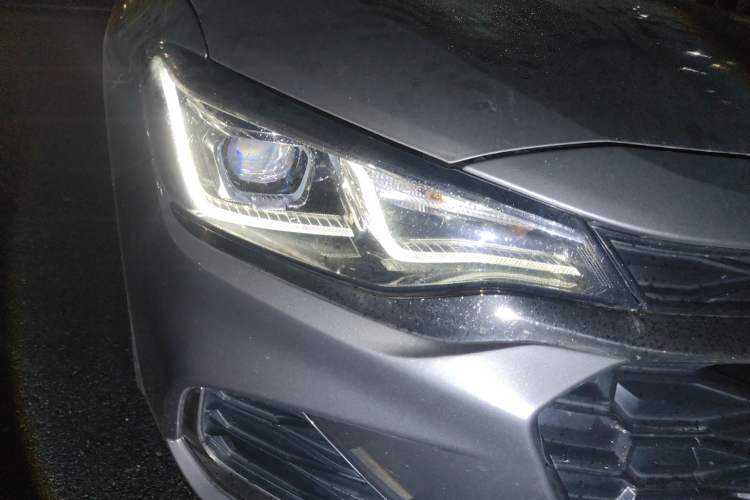 Used Chevrolet Monza 2020 Light Hybrid RS 330T Automatic Comfort Edition Right Front Headlight