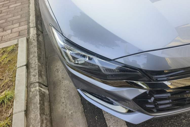 Used Chevrolet Monza 2020 Light Hybrid RS 330T Automatic Comfort Edition Right Front Headlight