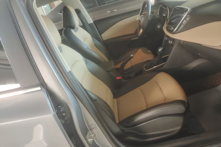 Used Chevrolet Monza 2020 320 Automatic Enjoyment Edition Right Front Seat
