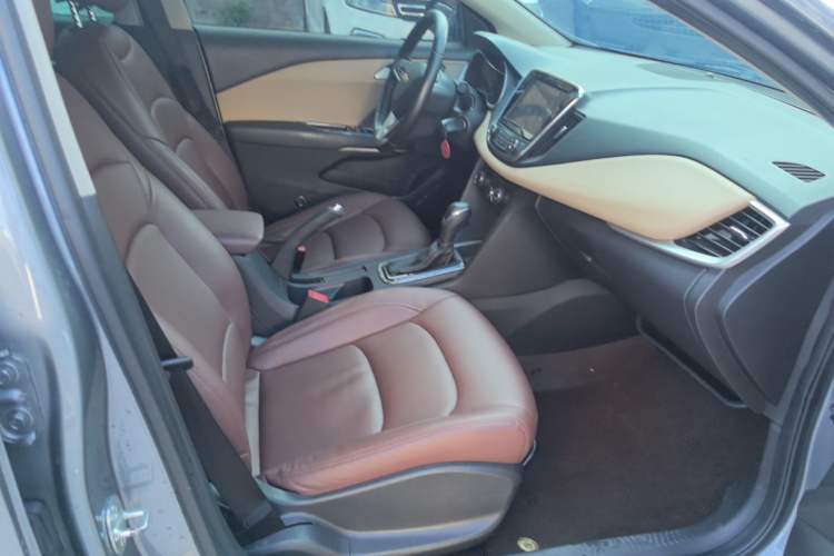 Used Chevrolet Monza 2020 320 Automatic Enjoyment Edition Right Front Seat