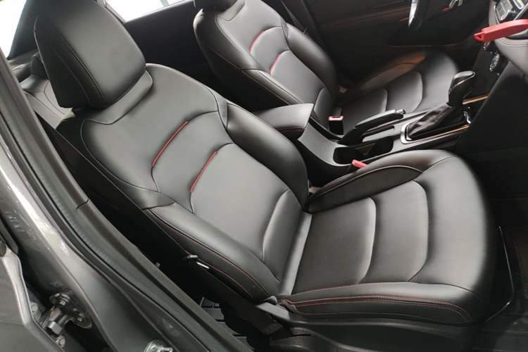 Used Chevrolet Monza 2020 Light Hybrid RS 330T Automatic Comfort Edition Right Front Seat