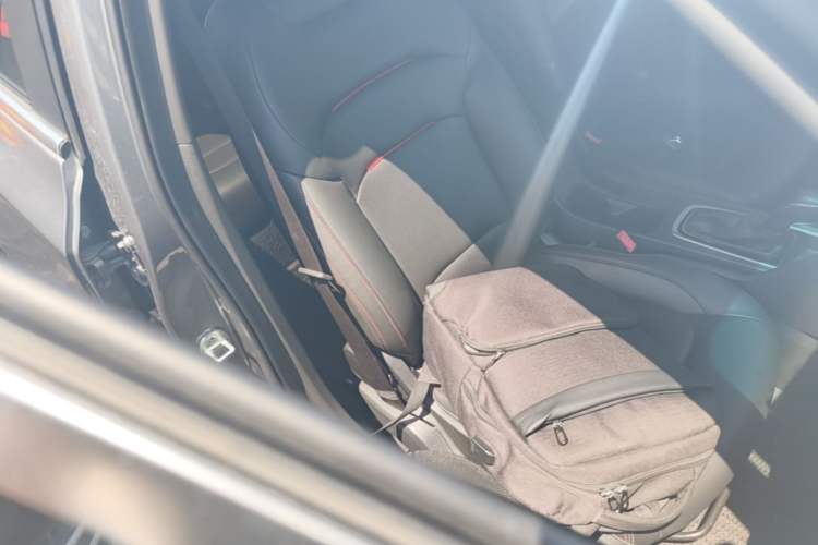 Used Chevrolet Monza 2020 Light Hybrid RS 330T Automatic Comfort Edition Right Front Seat