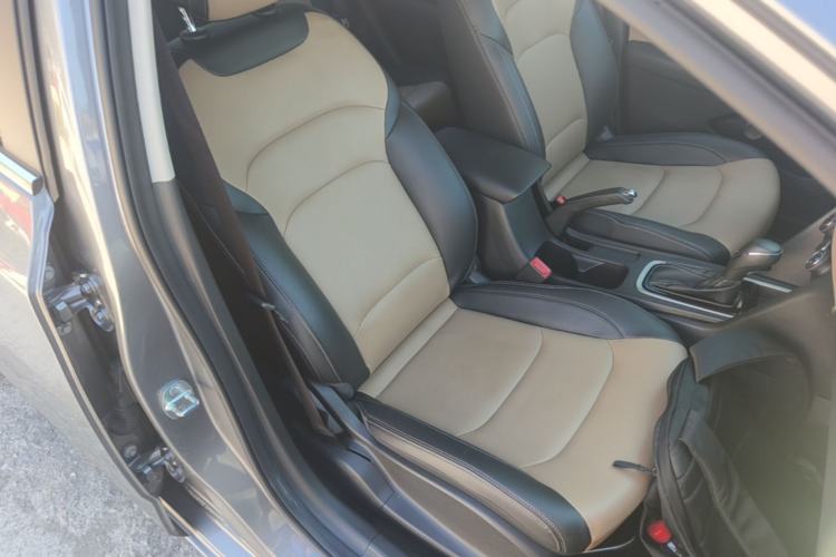 Used Chevrolet Monza 2020 320 Automatic Enjoyment Edition Right Front Seat