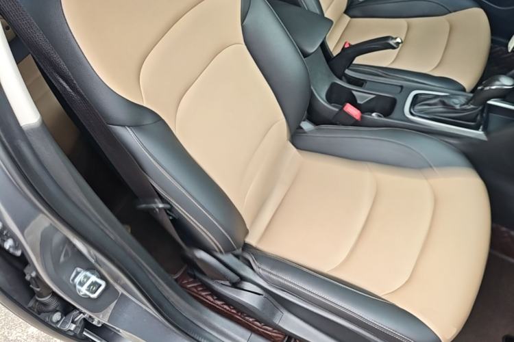 Used Chevrolet Monza 2020 320 Automatic Enjoyment Edition Right Front Seat