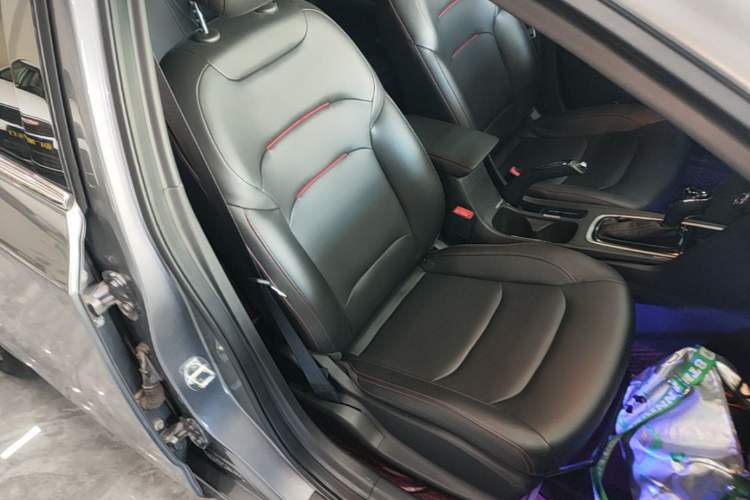 Used Chevrolet Monza 2020 Light Hybrid RS 330T Automatic Comfort Edition Right Front Seat