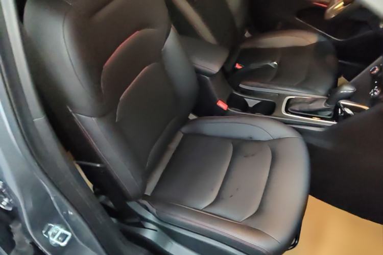 Used Chevrolet Monza 2020 Light Hybrid RS 330T Automatic Comfort Edition Right Front Seat