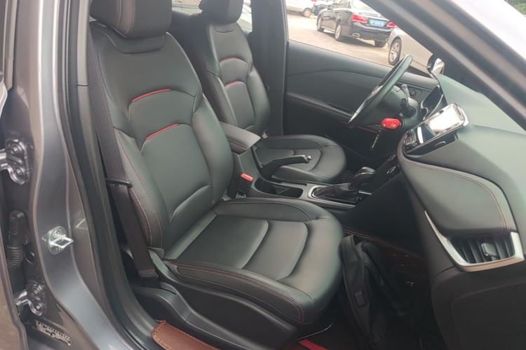 Used Chevrolet Monza 2020 Light Hybrid RS 330T Automatic Comfort Edition Right Front Seat