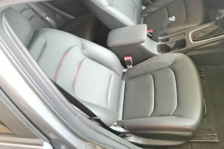 Used Chevrolet Monza 2020 Light Hybrid RS 330T Automatic Comfort Edition Right Front Seat