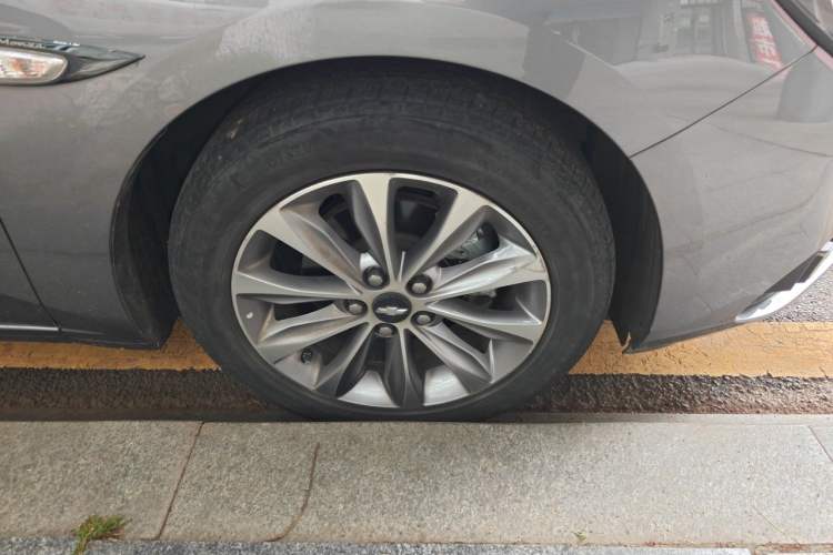 Used Chevrolet Monza 2020 320 Automatic Enjoyment Edition Right Front Wheel Hub