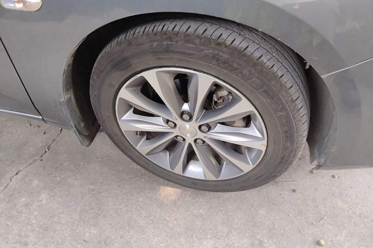Used Chevrolet Monza 2020 320 Automatic Enjoyment Edition Right Front Wheel Hub