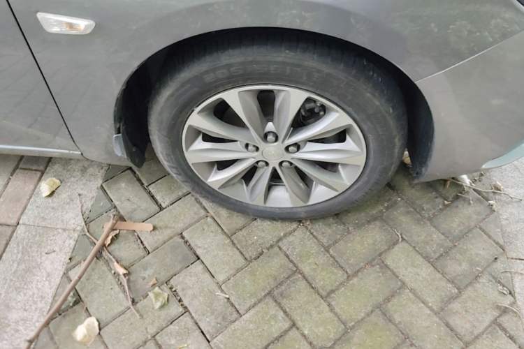 Used Chevrolet Monza 2020 320 Automatic Enjoyment Edition Right Front Wheel Hub
