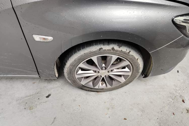 Used Chevrolet Monza 2020 320 Automatic Enjoyment Edition Right Front Wheel Hub