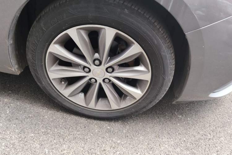 Used Chevrolet Monza 2020 320 Automatic Enjoyment Edition Right Front Wheel Hub