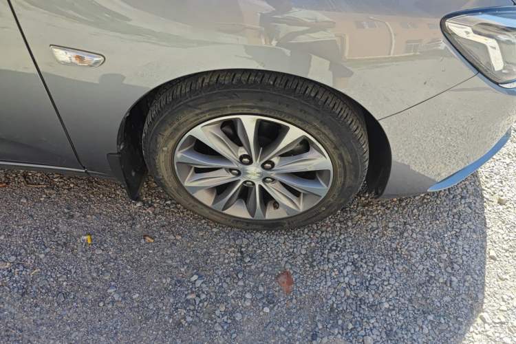 Used Chevrolet Monza 2020 320 Automatic Enjoyment Edition Right Front Wheel Hub