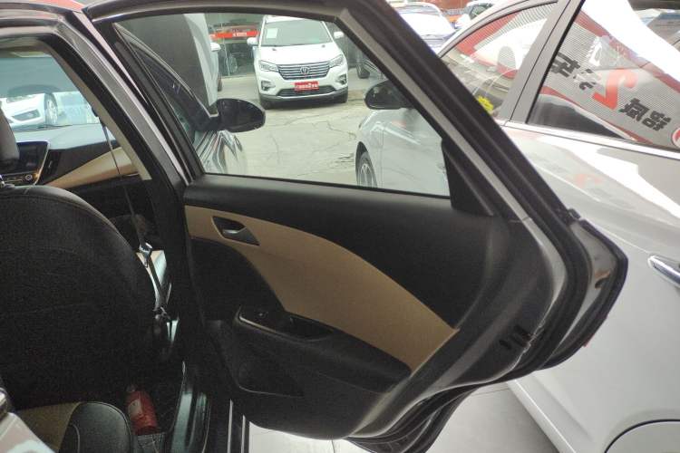 Used Chevrolet Monza 2020 320 Automatic Enjoyment Edition Right Rear Door Interior