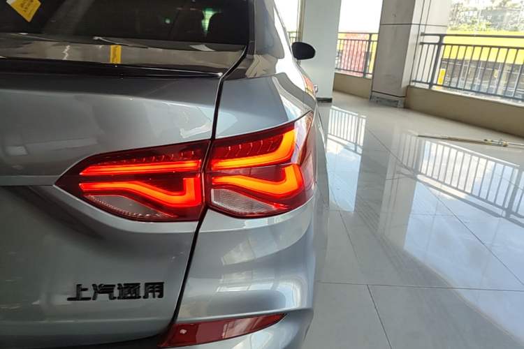 Used Chevrolet Monza 2020 Light Hybrid Redline 320T Dual-Clutch Thrilling Edition Right Rear Taillight