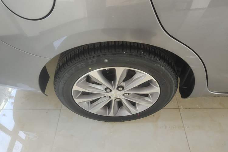 Used Chevrolet Monza 2020 320 Automatic Enjoyment Edition Right Rear Wheel Hub